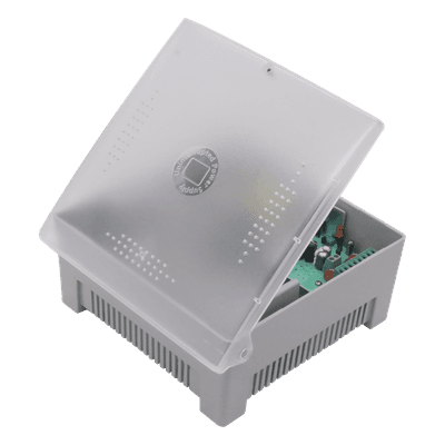 Fuente de Poder con Gabinete de 4 Salidas de 11 - 15 Vcc / 5 Amper /  Voltaje de Entrada: 96 - 264 Vca / Soporta Protección contra Sobrecorriente de Salida, Protección contra Cortocircuito / Led Indicador